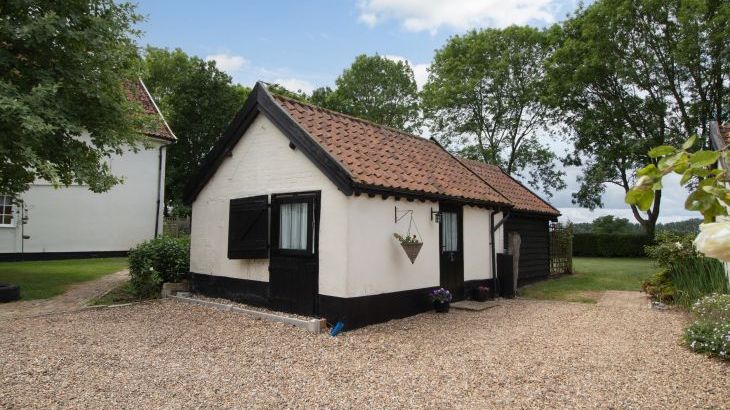 Garden Cottage - Photo 2