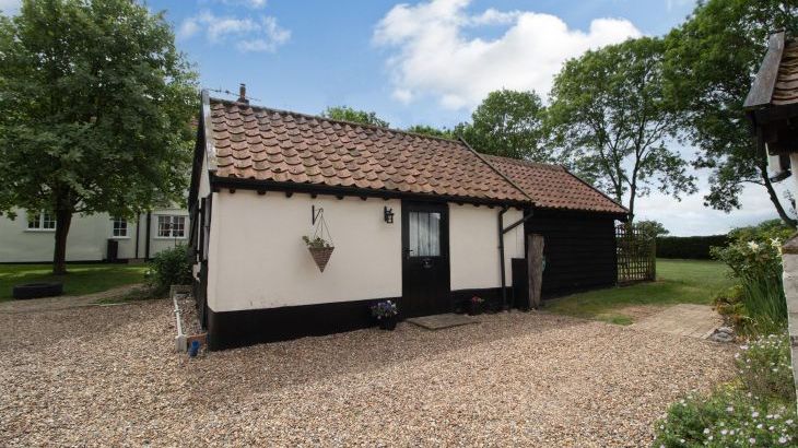 Garden Cottage - Photo 3
