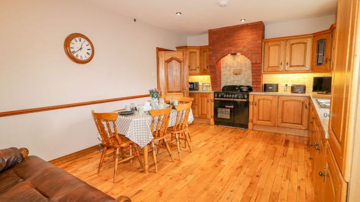 Braeside Farm House - Photo 9