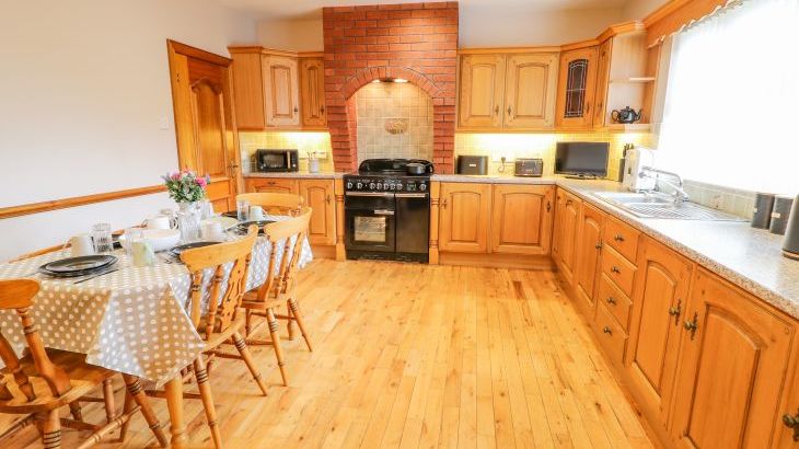 Braeside Farm House - Photo 10