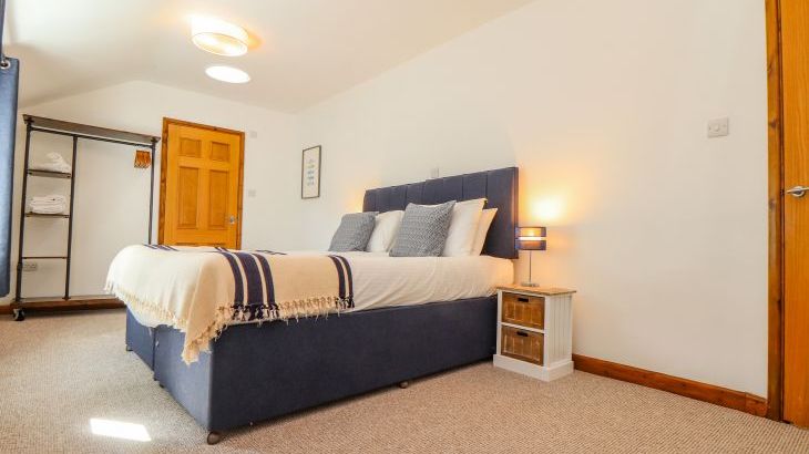 St Keverne - Photo 13