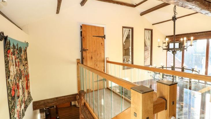 The Barn - Photo 11