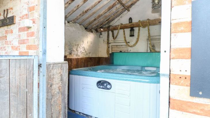 The Barn - Photo 28