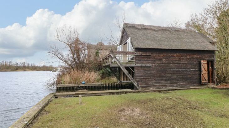 Cygnus Boathouse - Main Photo