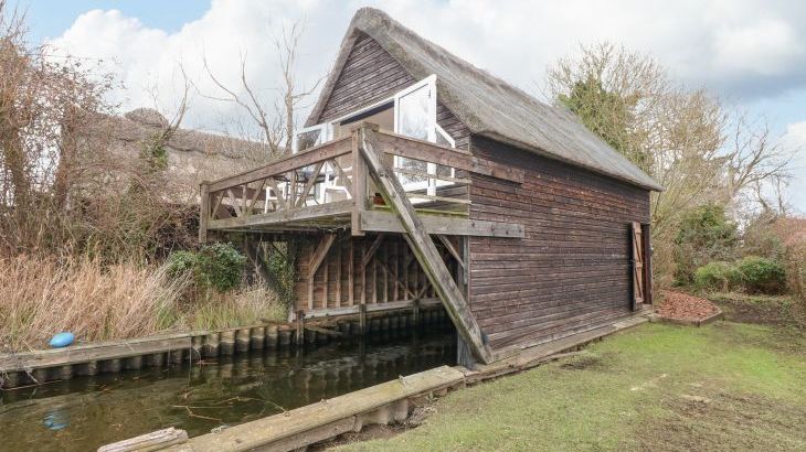 Cygnus Boathouse - Photo 1