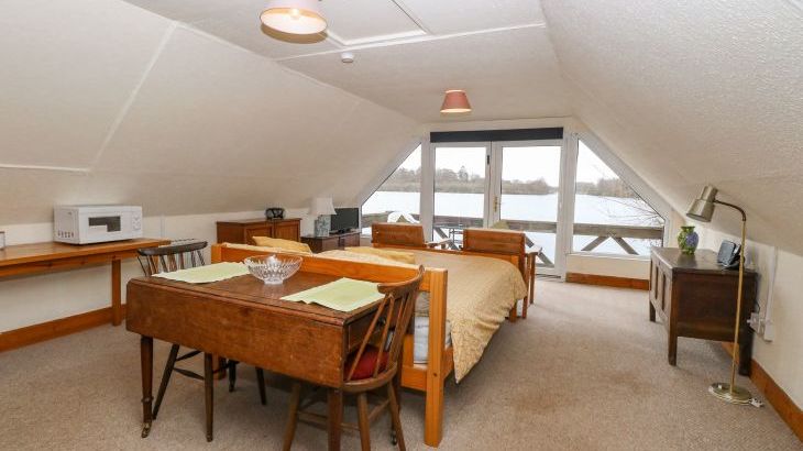 Cygnus Boathouse - Photo 2