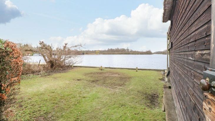 Cygnus Boathouse - Photo 15