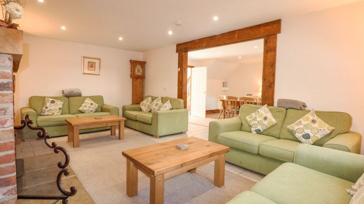 Hadleigh Farm Barn - Photo 2