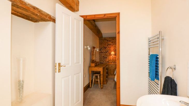 Hadleigh Farm Barn - Photo 37