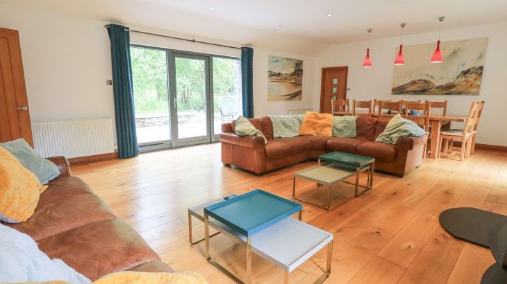 Bracken Ground - Photo 5