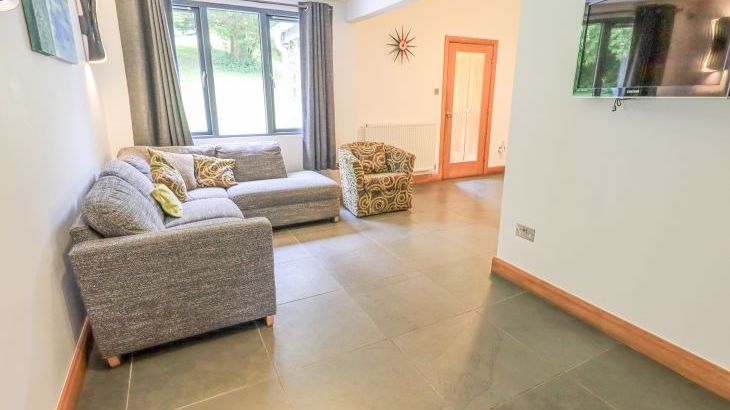 Bracken Ground - Photo 11