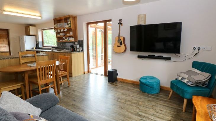 Dragonfly Lodge - Photo 2
