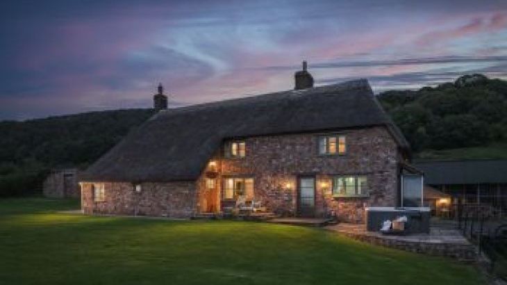 Sleeps 14 Hot Tub Cottage   in South West, West Country