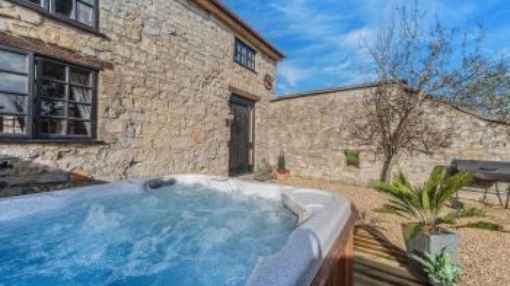 Holiday rental with Hot Tub Access   in Taunton Deane, South West, Lyme Regis, Charmouth, Exmouth, West Country, Jurassic coast, Quantocks, Exmoor