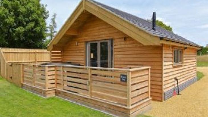 Cottage with Hot Tub Access   in Fenland, East Anglia