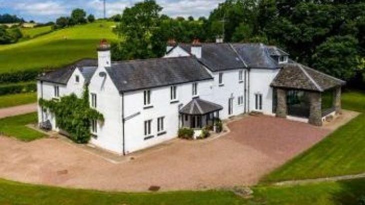 Monnow Valley Studio, sleeps  24,  Large Country Houses, Monmouthshire