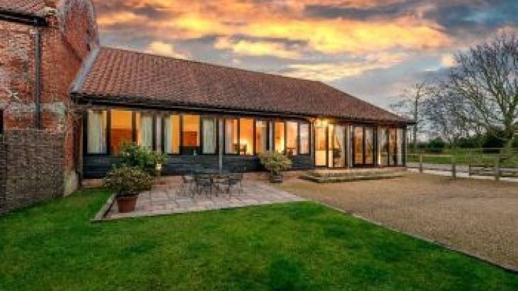 Spa cottage for couples in East Anglia