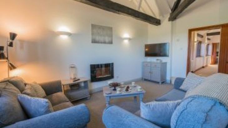Cottage with pool for couples in The Norfolk Broads,  East Anglia