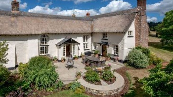 Lower Leigh , sleeps  12,  Large Country Houses, Devon