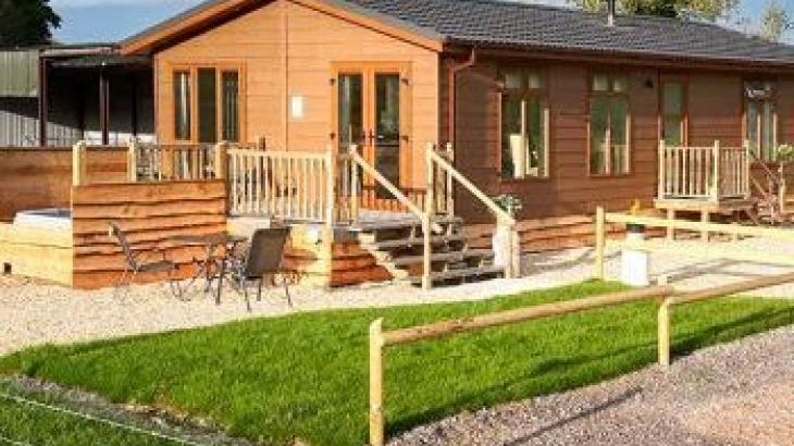 Sleeps 4 Hot Tub Cottage   in Cranborne Chase AONB, South West, West Country