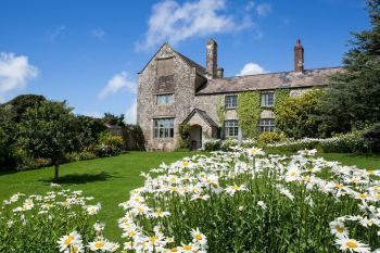 Ash Barton Estate with pool, Devon