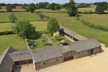 The Cotswold Manor Grange, Exclusive Hot-Tub, Games/Event Barns, 70 acres of Parkland, Oxfordshire