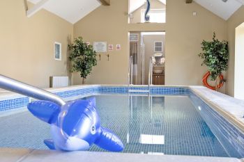 Emma's Dairy - With Indoor Pool, Sports Area & Under 5yrs play area included, Shropshire