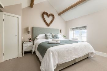 Sleeps 2, Romantic, Mondern, Luxurious Cottage with Original features and Amazing Views, Herefordshire