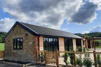 Field Barn sleeps 2, Herefordshire