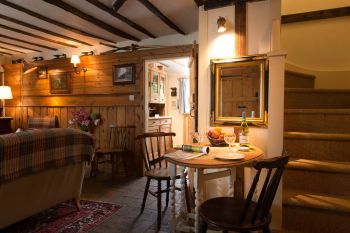 Spadgers Cottage with open fire, Suffolk