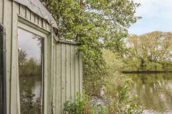 Island Holiday Yurt, Worcestershire