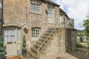 In and Out Country Cottage, North Yorkshire