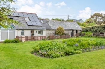 Stable Pet-Friendly Holiday Cottage, South West England , Devon
