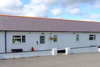 2 Black Horse Cottages dog friendly holiday cottage, Pentraeth, North Wales , Anglesey