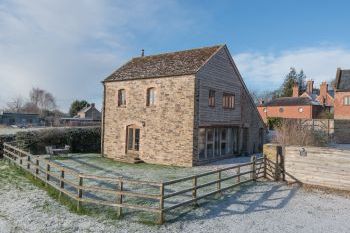 Glebe Holiday Barn, Shropshire