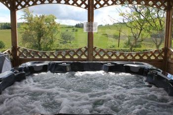 3 Bedroom Caban Iwrch with Hot Tub, Powys,  Wales