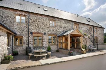 Trevase Granary, sleeps  18,  group holiday rental, Herefordshire