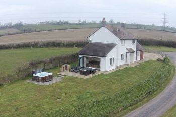 Apple Cottage Hot Tub Retreat, Somerset,  England