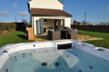 Apple Cottage Hot Tub Retreat, Somerset,  England