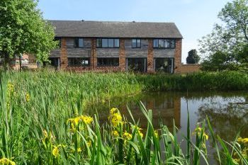 Buttercups Haybarn 5 Star Cottage with Indoor Pool & Toddler Play Area, Shropshire,  England