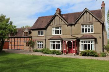 Rosemore Grange, sleeps  26,  group holiday rental, Worcestershire