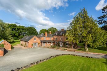 Monnington House, sleeps  18,  group holiday rental, Herefordshire