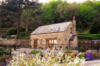 Dog friendly cottages near hot sale chatsworth