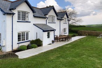 Braunton Farmhouse, sleeps  10,  group holiday rental, Devon