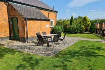 Williams Hayloft - with Swimming Pool & Toddler Area, Shropshire,  England