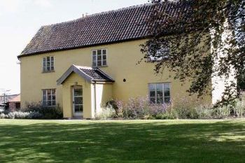 The Farmhouse, sleeps  13,  group holiday rental, Suffolk