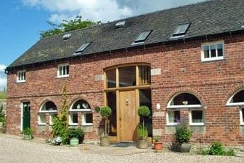 Billys Bothy, Large Luxury Cottage sleeping 10 to 16, Derbyshire,  England