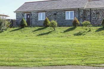 Middle Barn Dogs-welcome Cottage, South West England - Cornwall