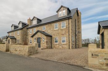 The Smithy Stylish Retreat, sleeps  9,  group holiday rental, Northumberland