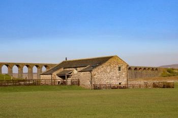 Three Peaks Holiday Barn, sleeps  13,  group holiday rental, North Yorkshire